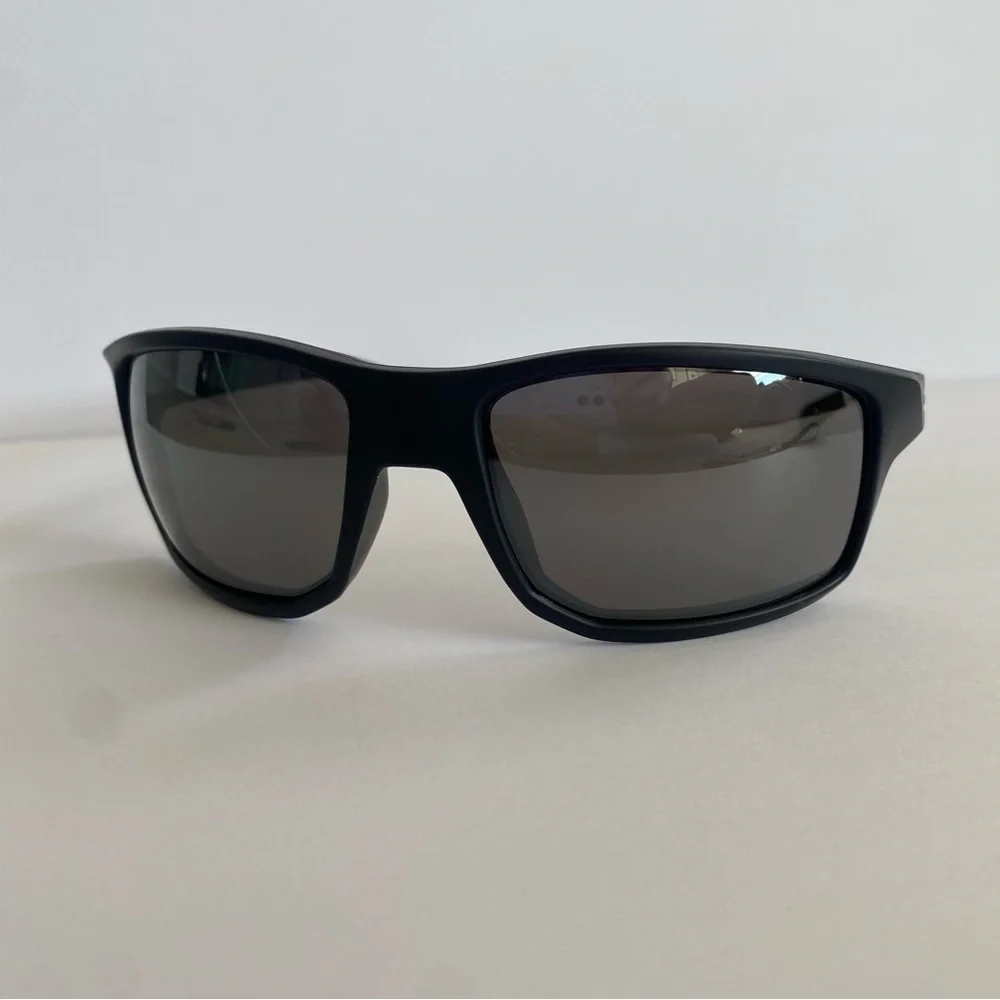 NWOT - Authentic - Oakley Gibston Polarized Sunglasses - Black / Grey - Picture 11 of 16